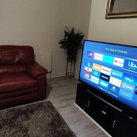 Cheerful 2-Bedroom Home With Off Street Parking Μπλάκπουλ Εξωτερικό φωτογραφία