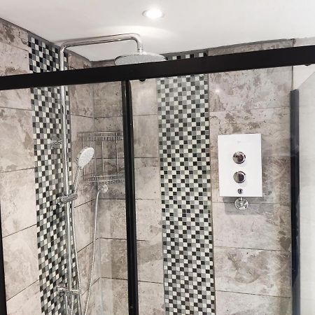 Cheerful 2-Bedroom Home With Off Street Parking Μπλάκπουλ Εξωτερικό φωτογραφία