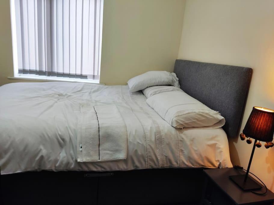 Cheerful 2-Bedroom Home With Off Street Parking Μπλάκπουλ Εξωτερικό φωτογραφία