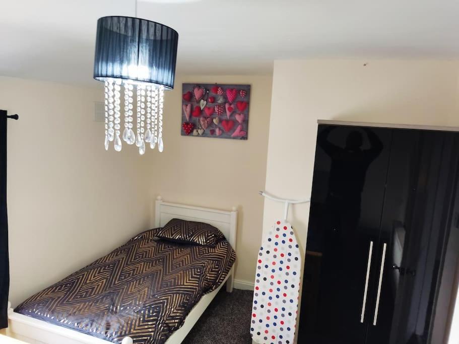 Cheerful 2-Bedroom Home With Off Street Parking Μπλάκπουλ Εξωτερικό φωτογραφία