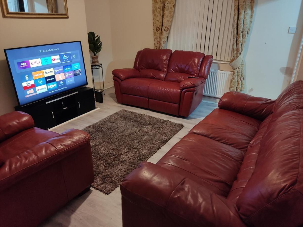 Cheerful 2-Bedroom Home With Off Street Parking Μπλάκπουλ Εξωτερικό φωτογραφία